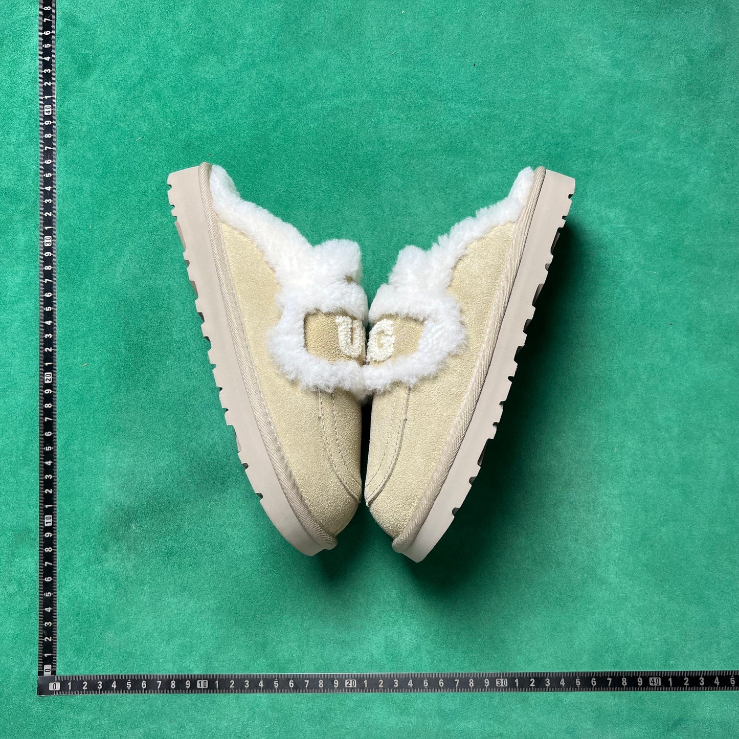 UGG