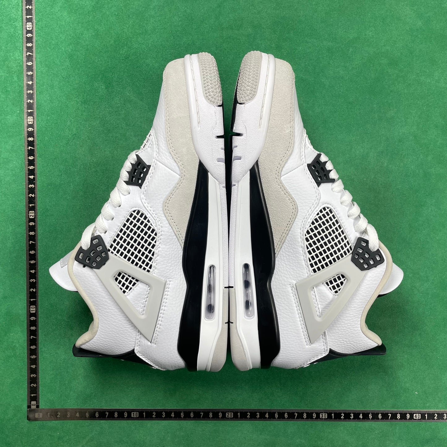 Air Jordan 4 SE