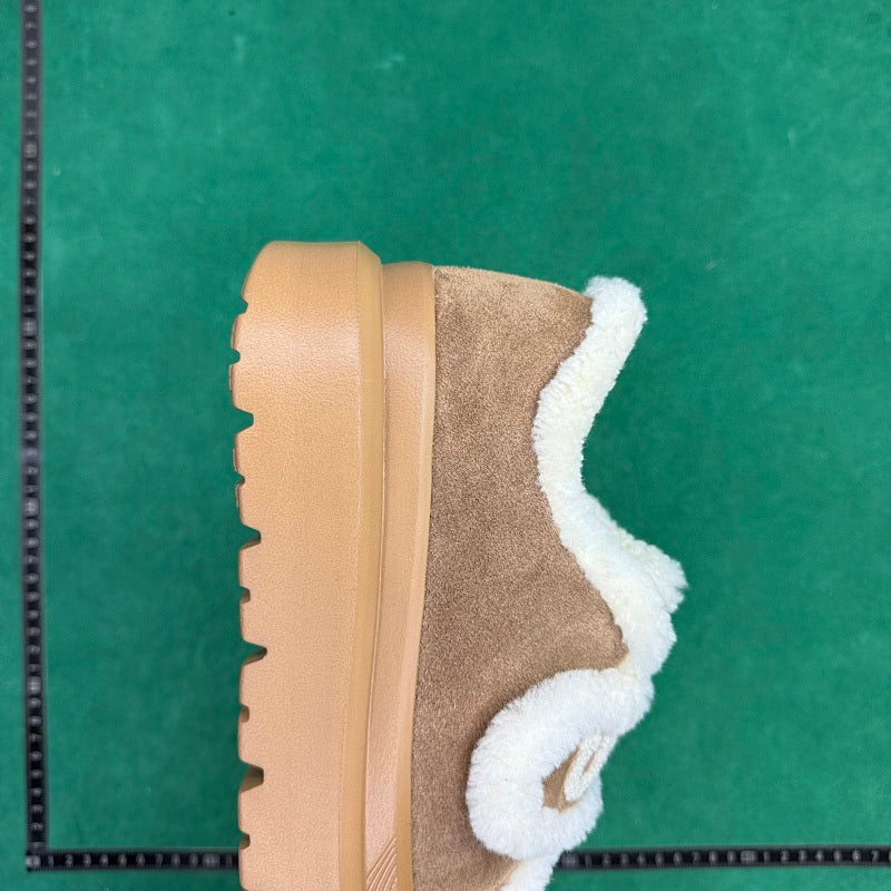UGG