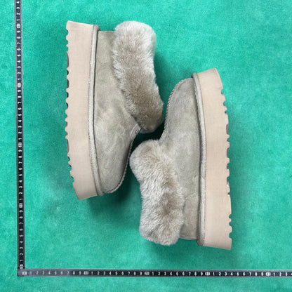 UGG