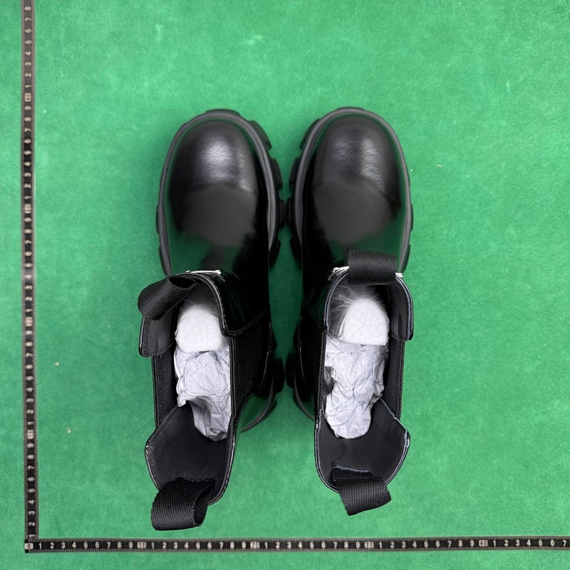 Prada - Monolith A
