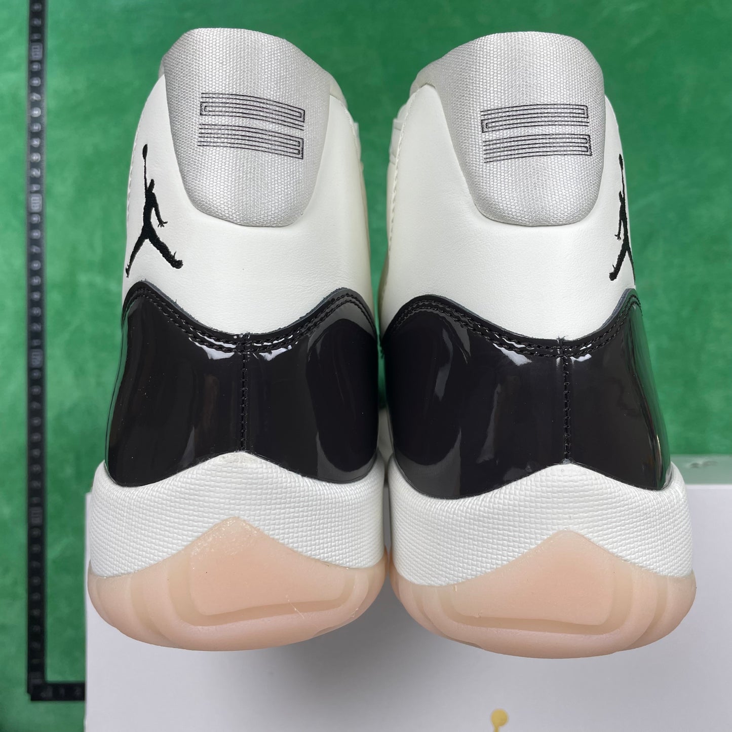 Air Jordan 11 WMNS Retro