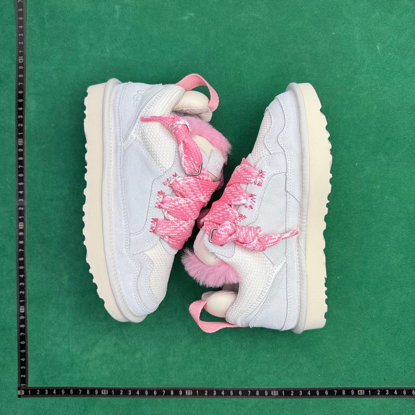 UGG