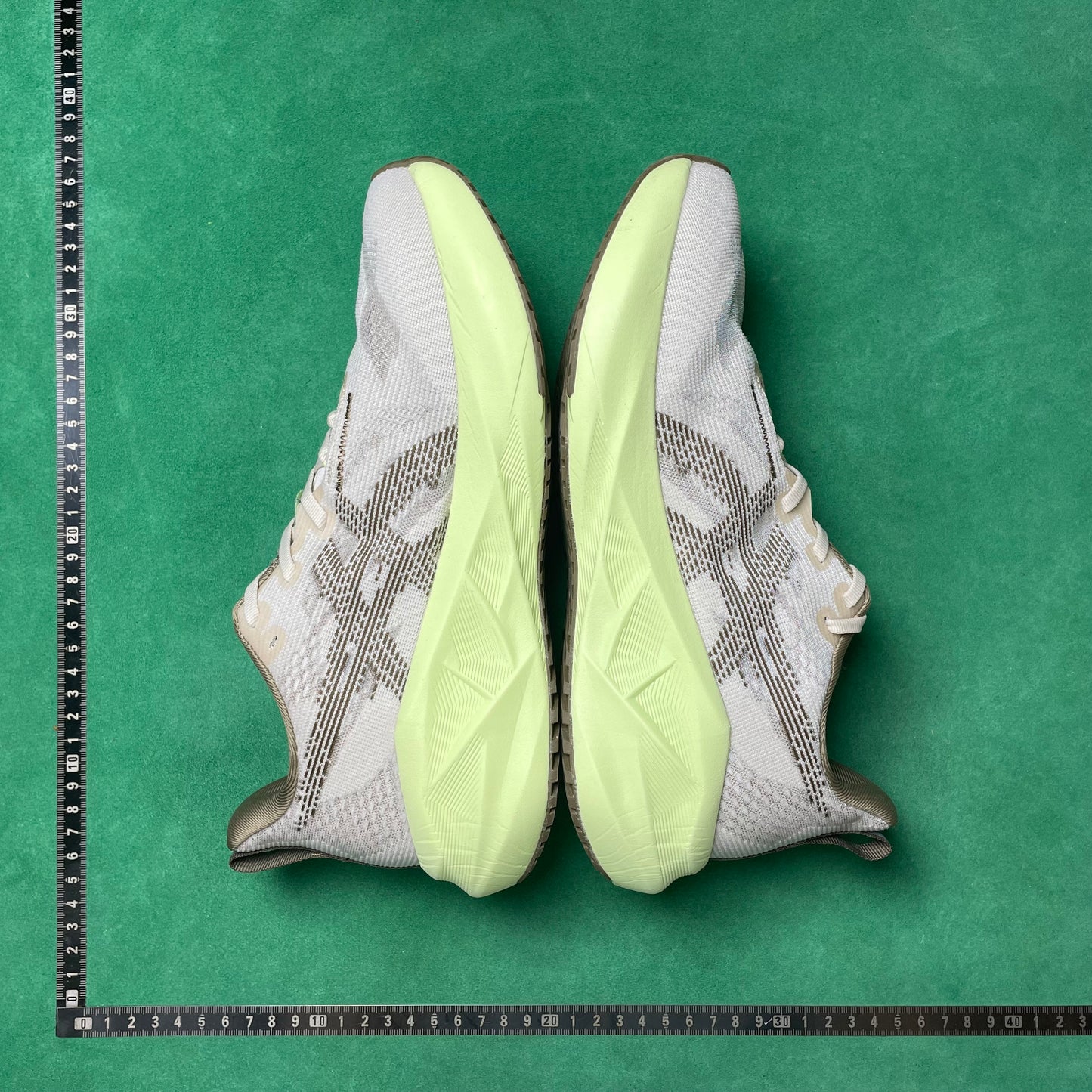 Asics Novablast 5 LE