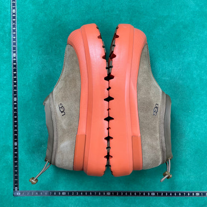 UGG