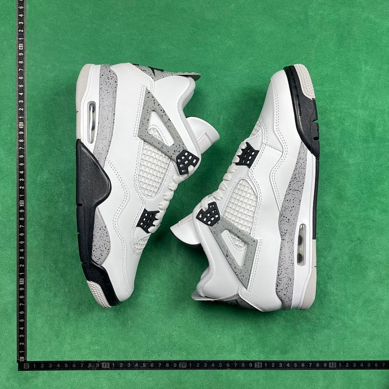 Air Jordan 4 Retro