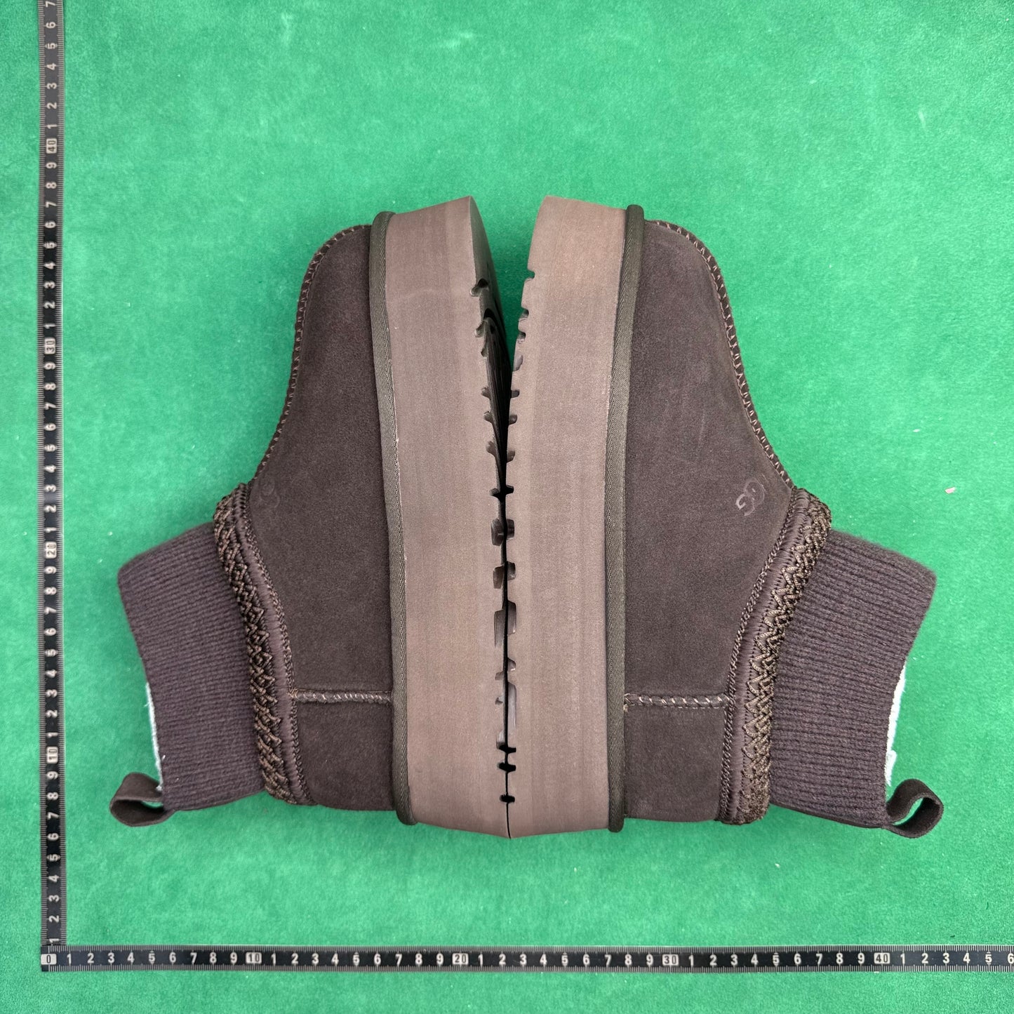 UGG
