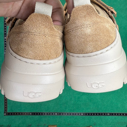 UGG