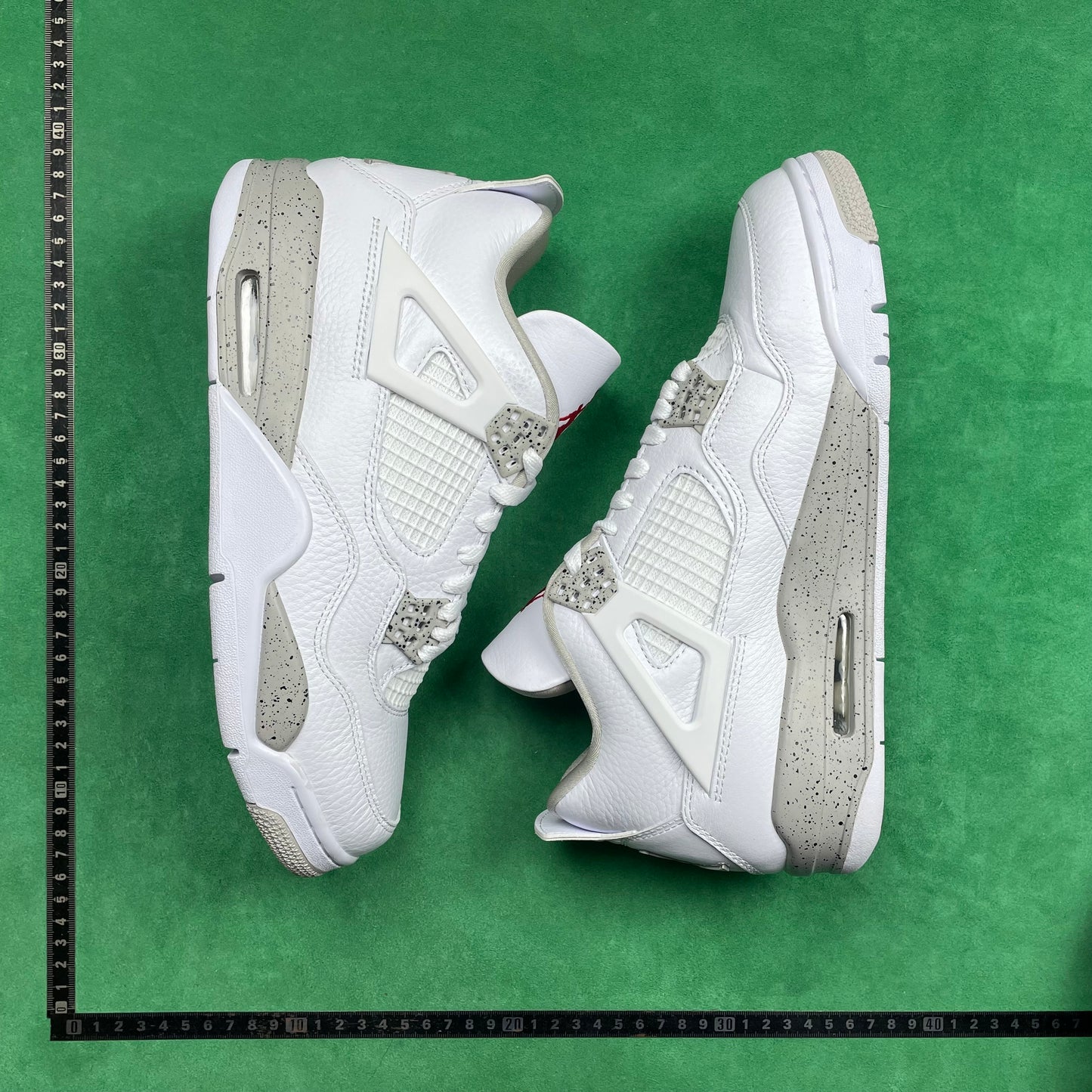 Air Jordan 4 Retro