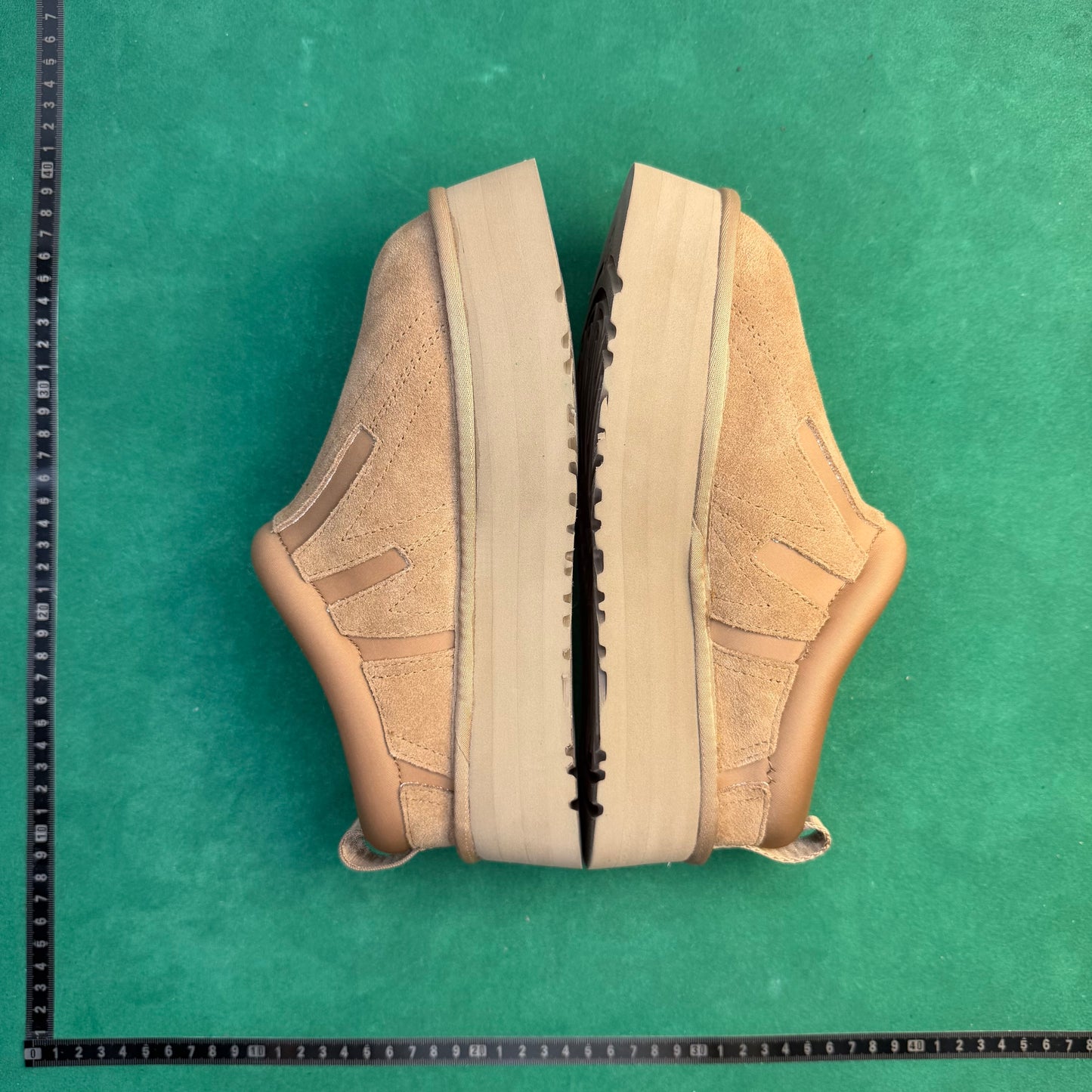 UGG