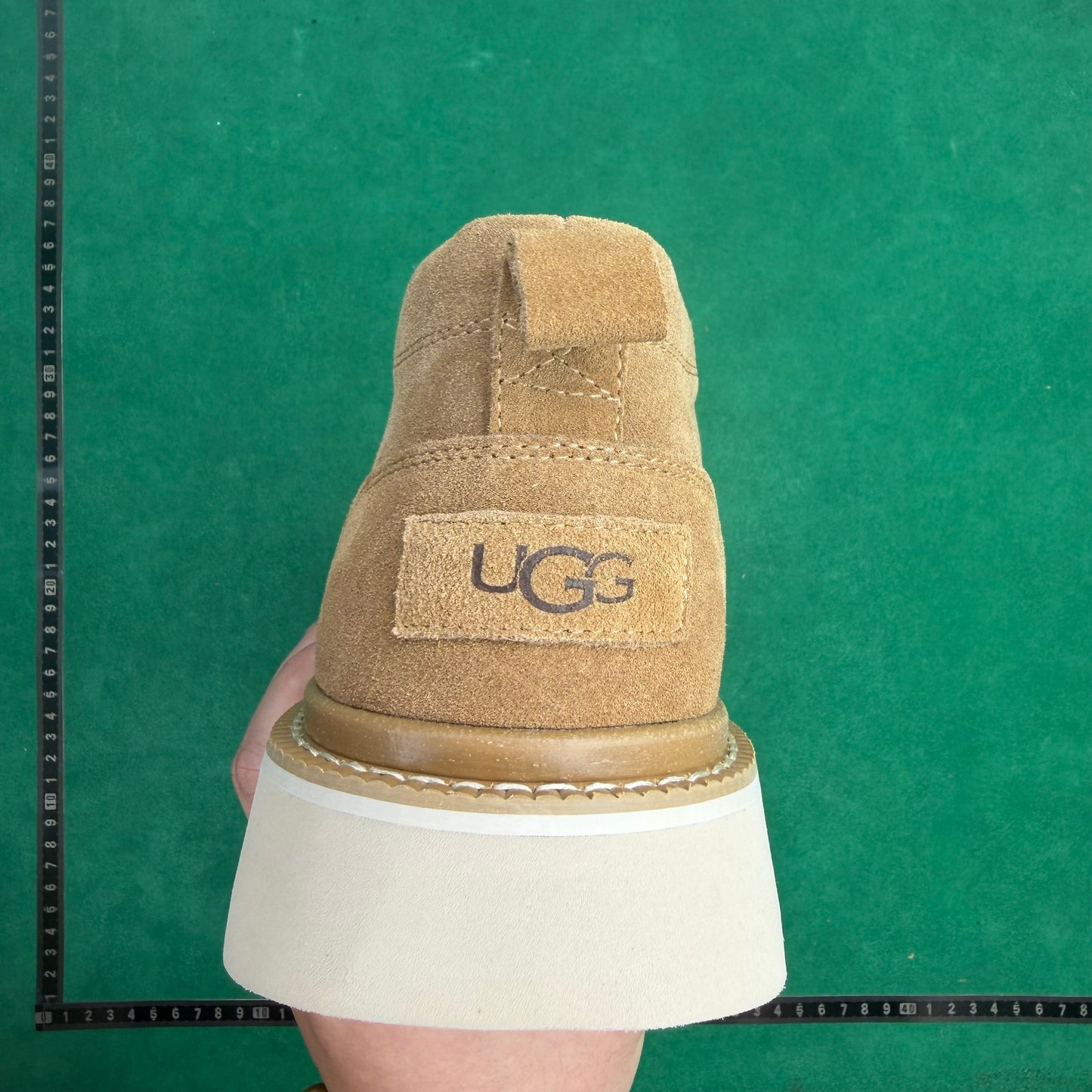 UGG