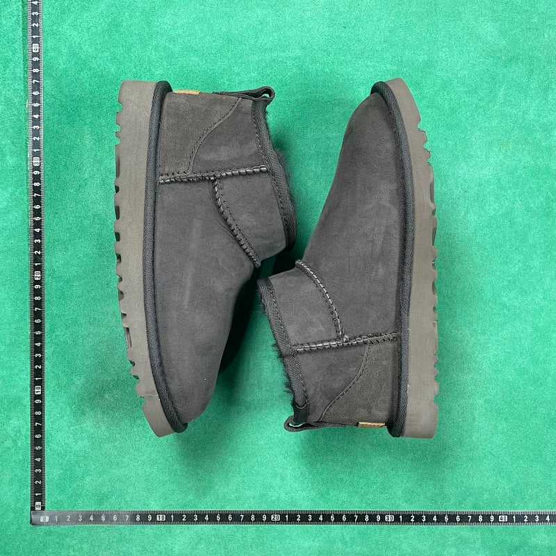 UGG