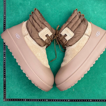 UGG