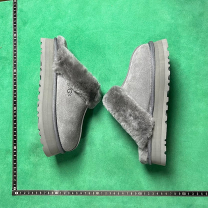 UGG