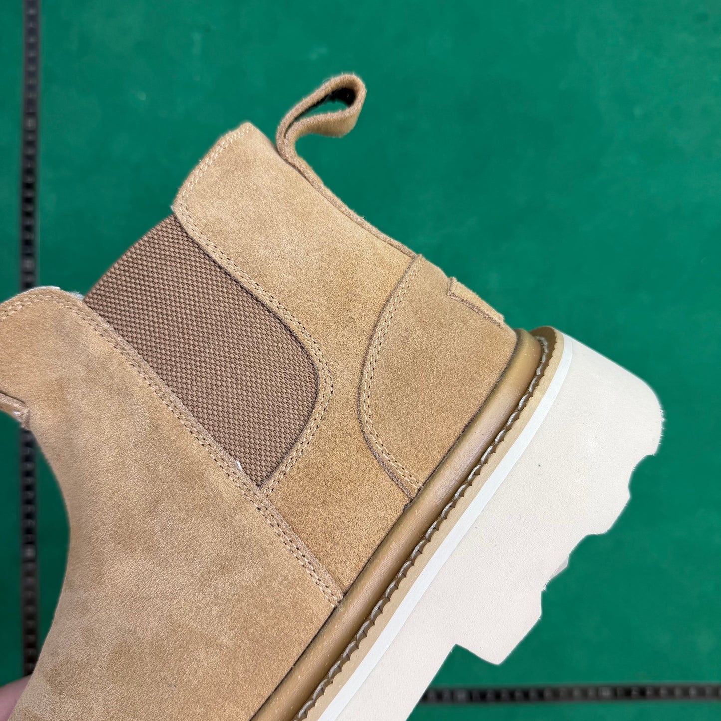 UGG