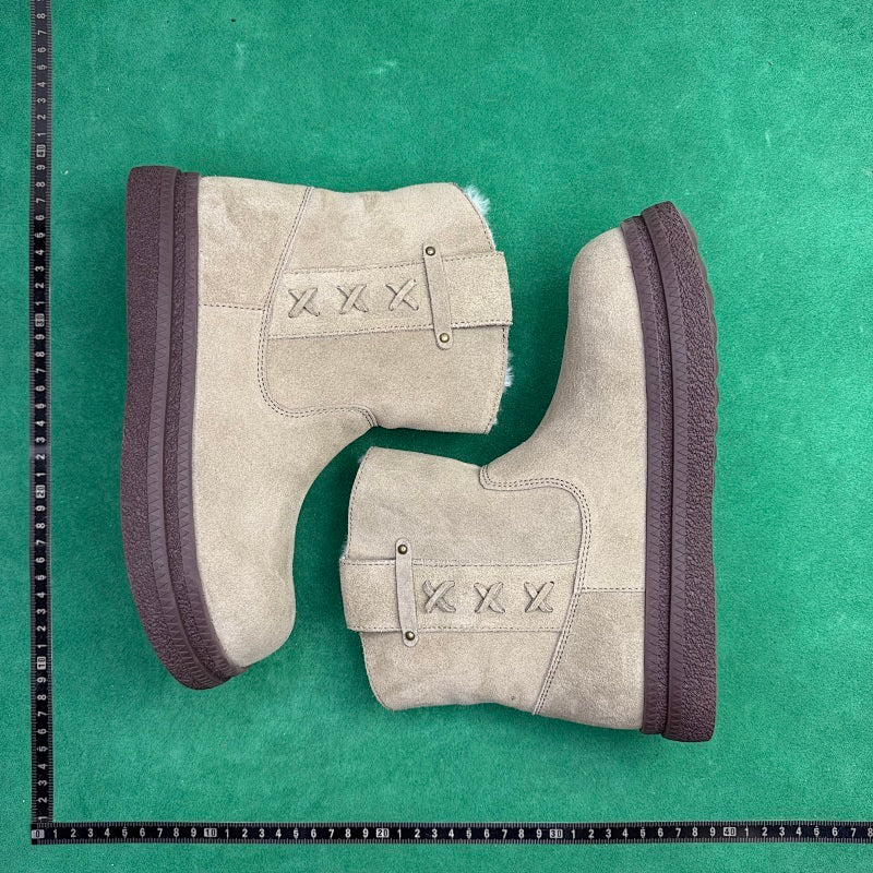 UGG
