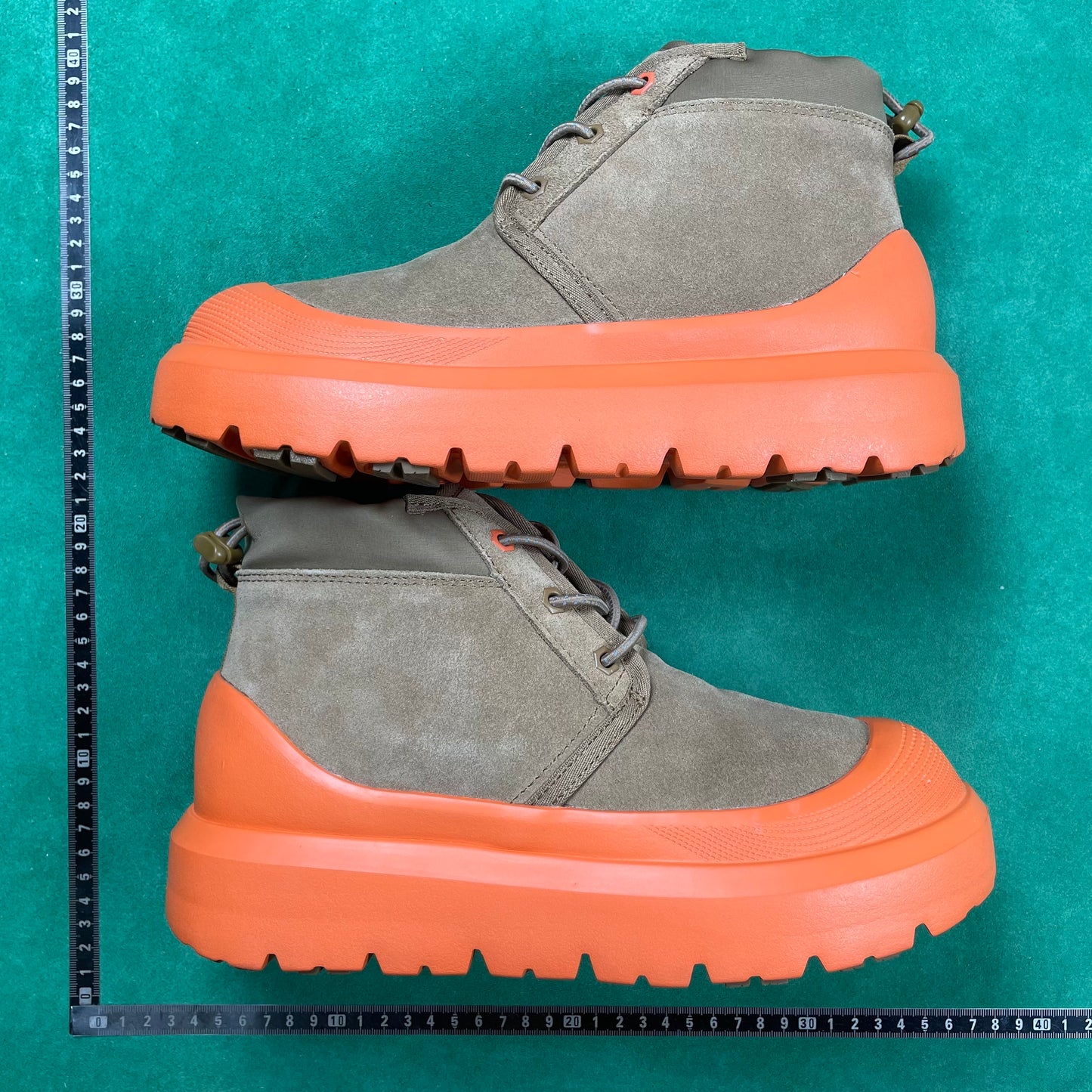 UGG