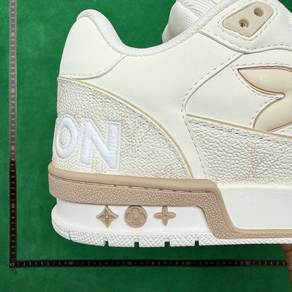 Louis Vuitton - Arch Light