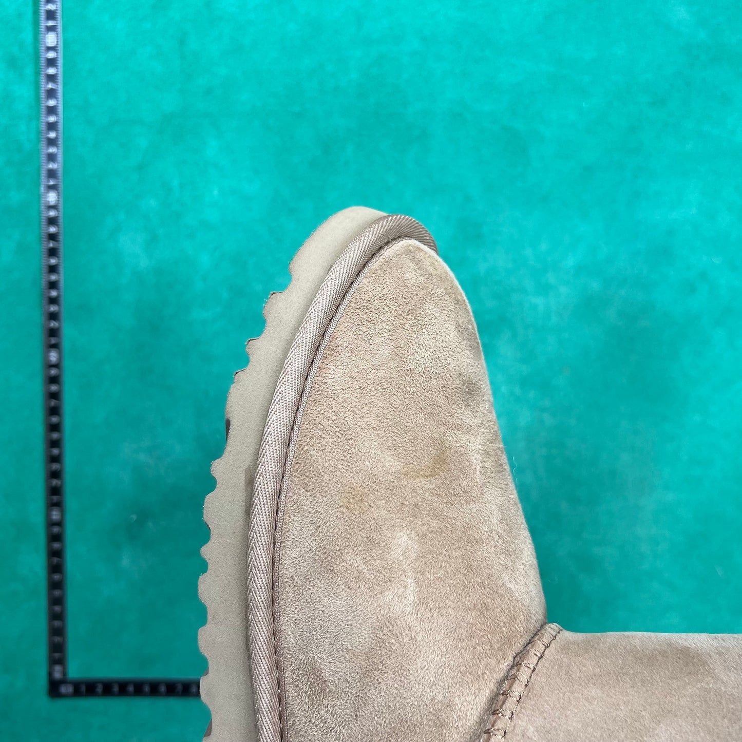 UGG