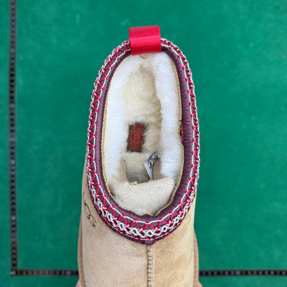UGG