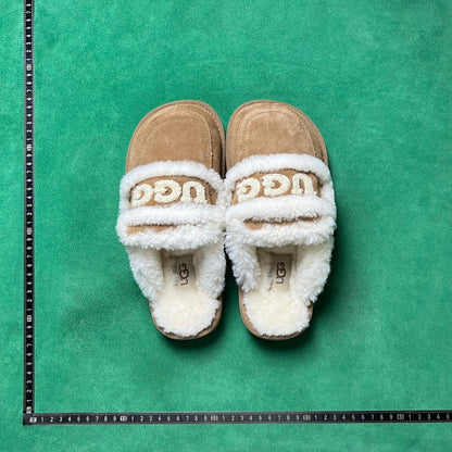 UGG