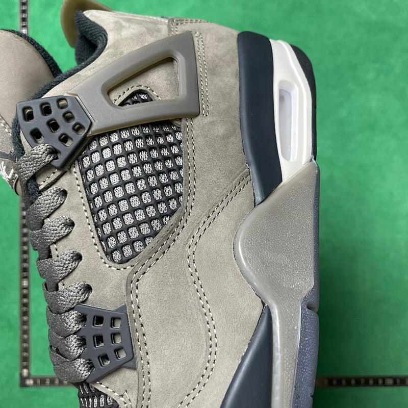 Air Jordan 4 Retro