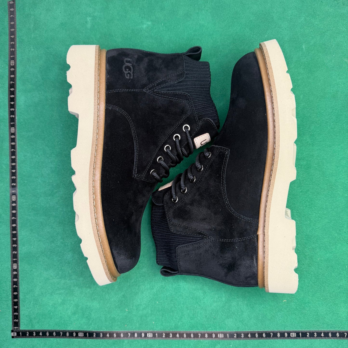 UGG
