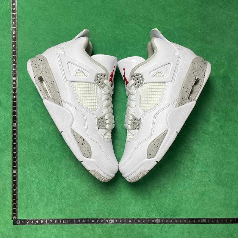 Air Jordan 4 Retro