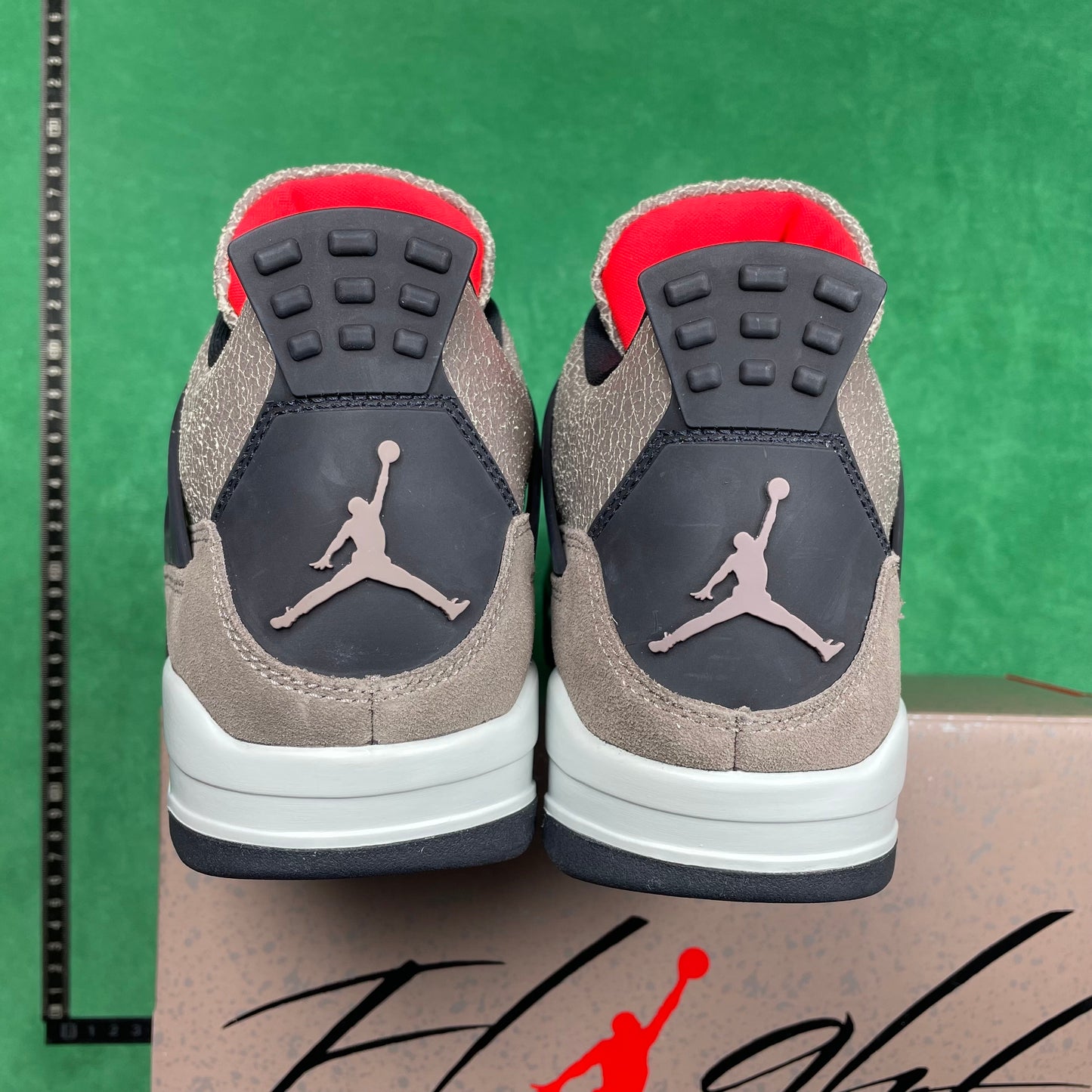 Air Jordan 4 Retro