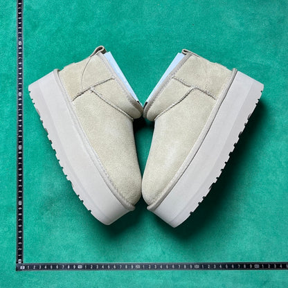 UGG