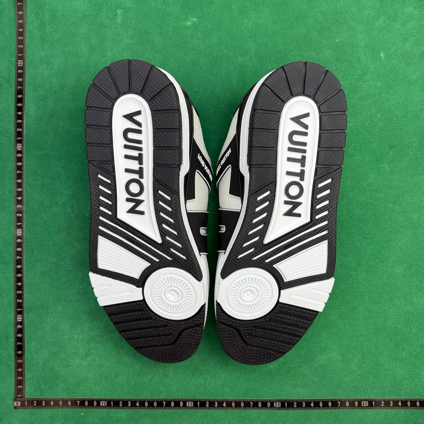 Louis Vuitton - BD Trainer