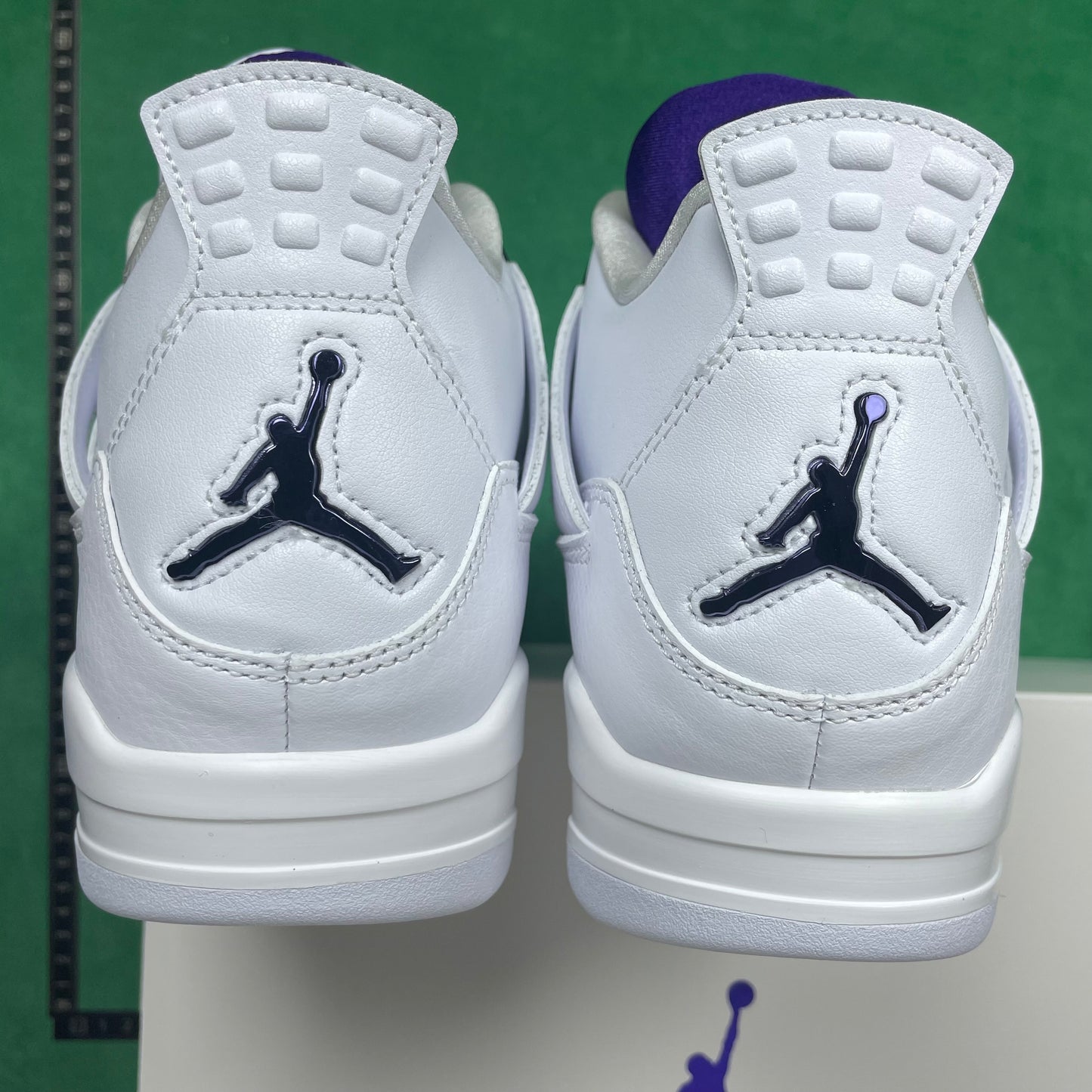 Air Jordan 4 Retro