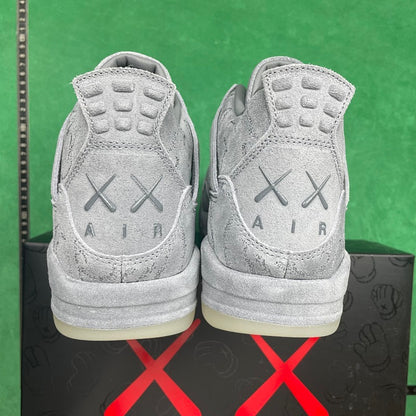 Air Jordan 4 Retro Kaws