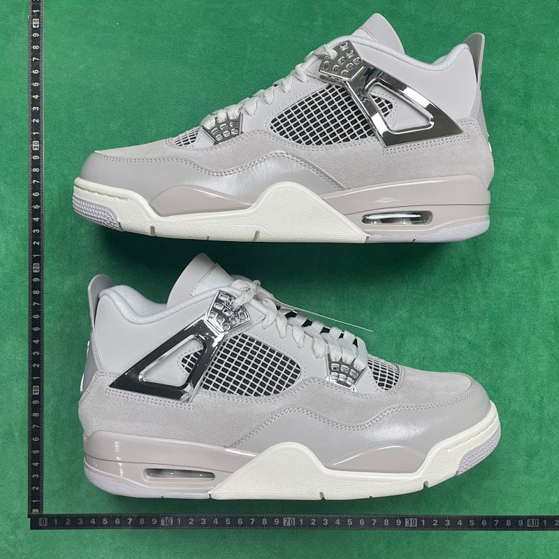 Air Jordan 4 Retro