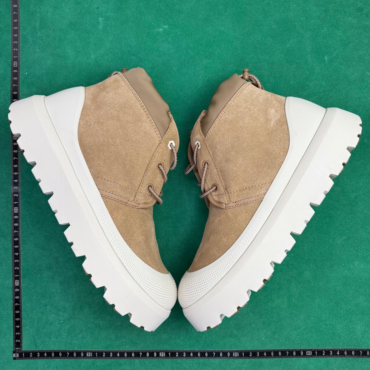 UGG