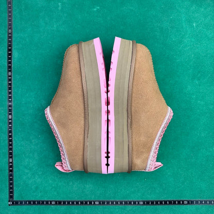 UGG