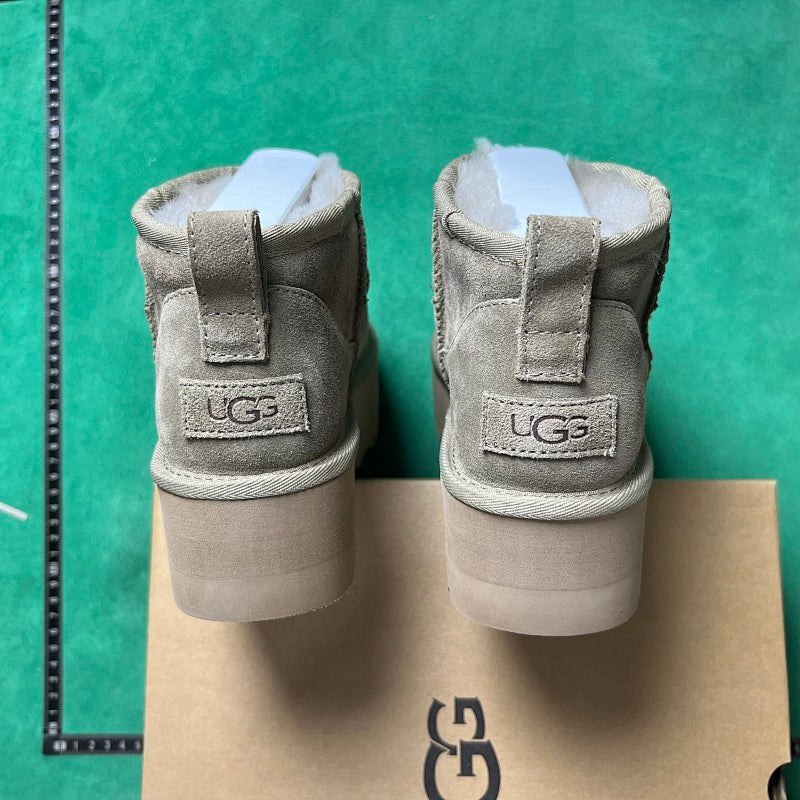 UGG