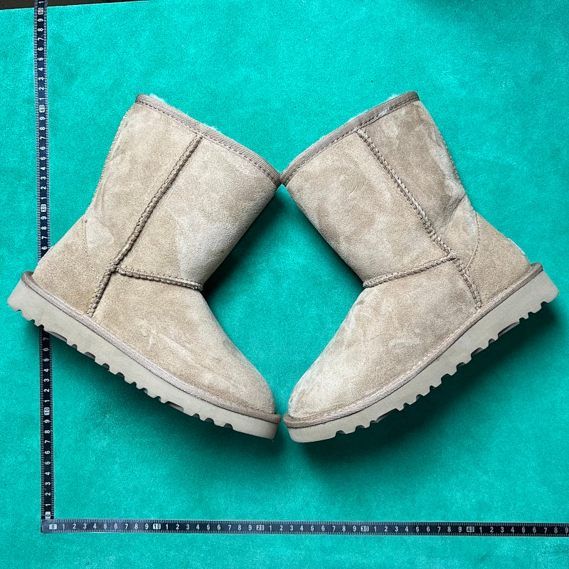 UGG