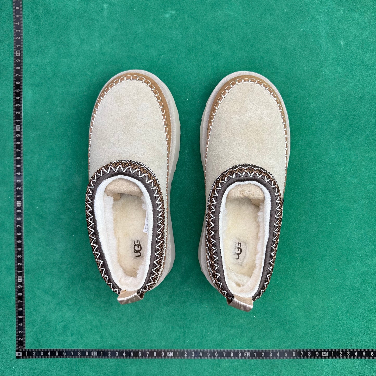UGG
