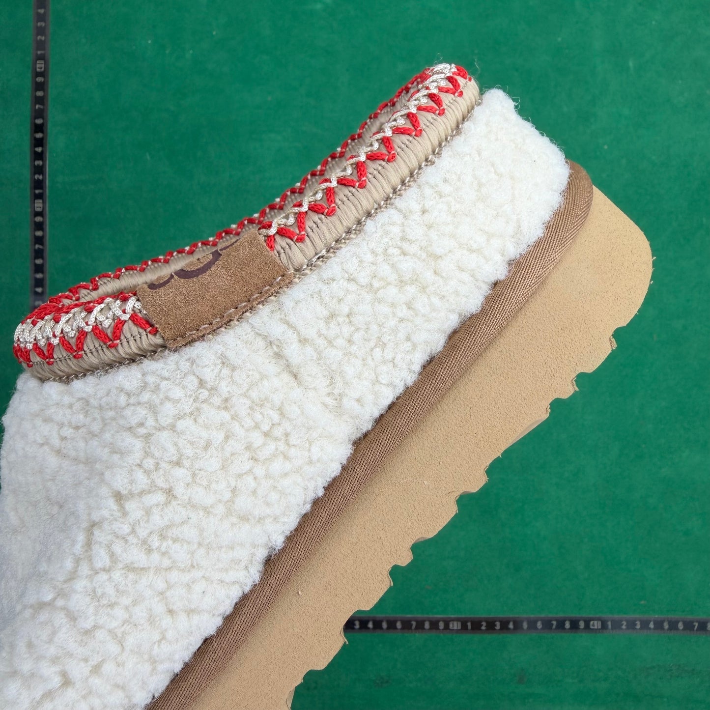 UGG