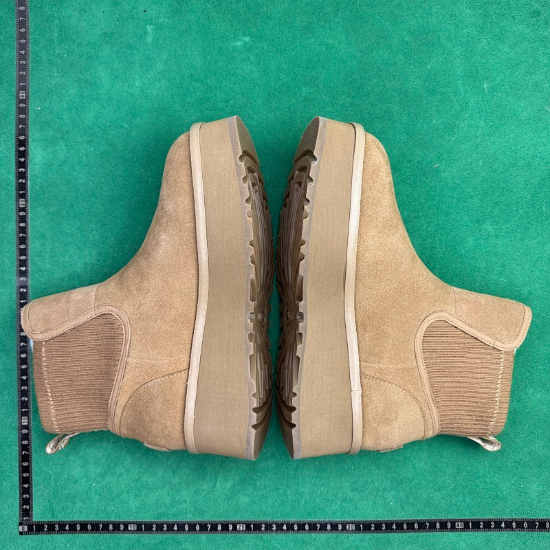UGG