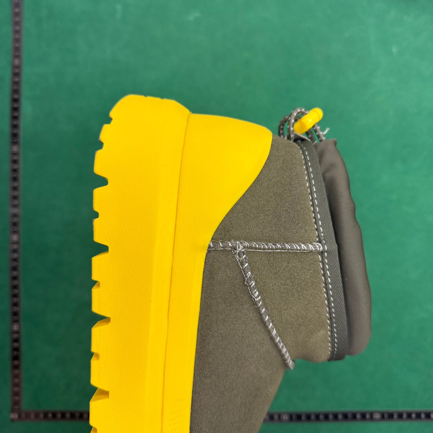 UGG