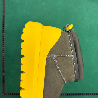 UGG