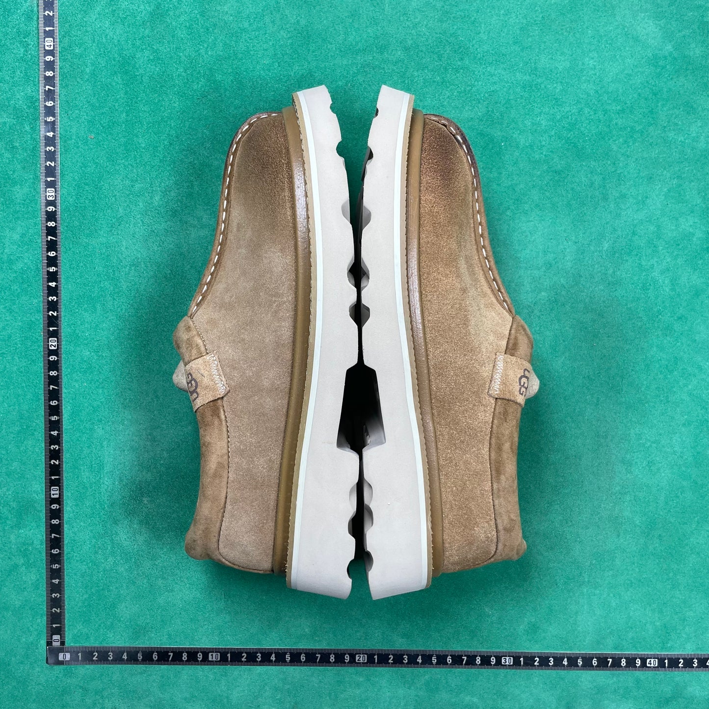 UGG
