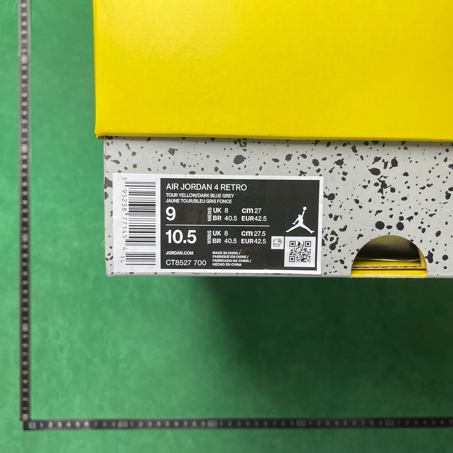 Air Jordan 4 Retro