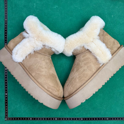 UGG
