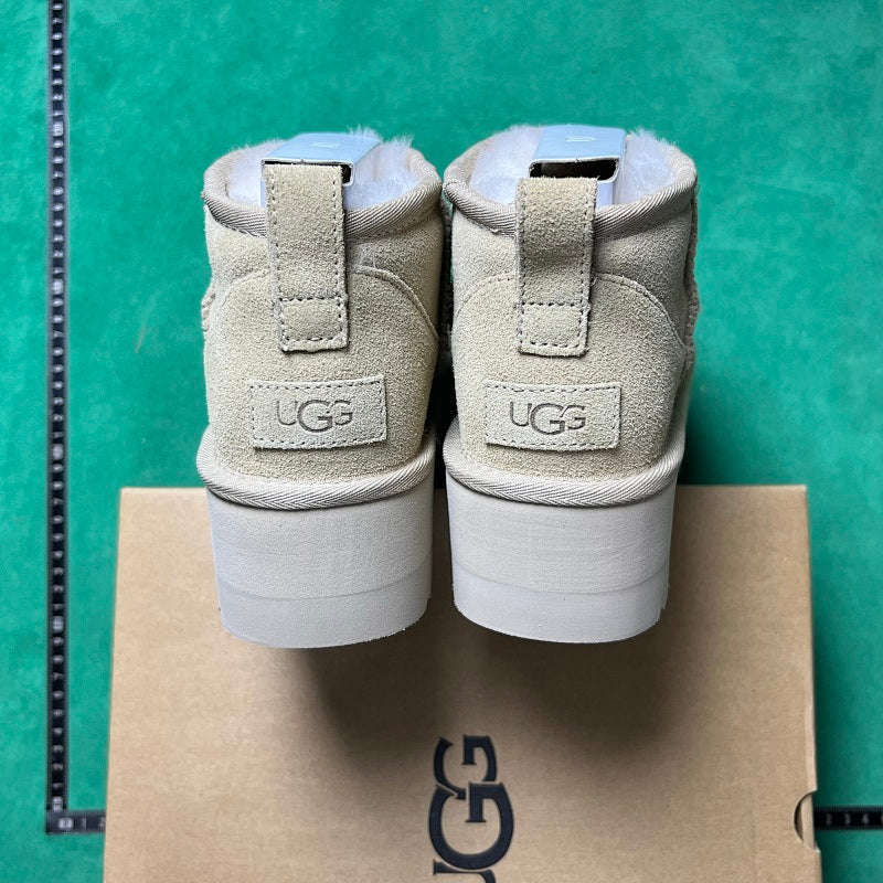 UGG