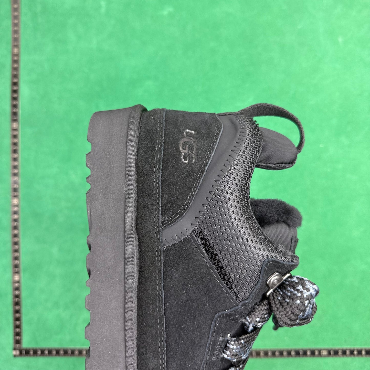 UGG