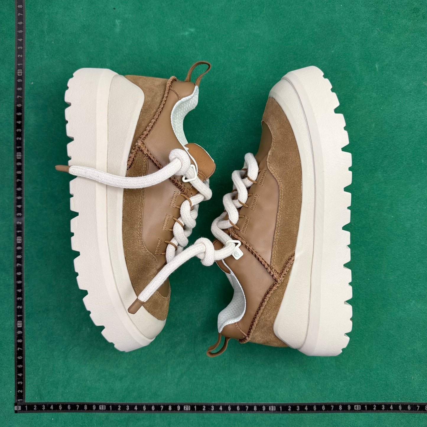 UGG