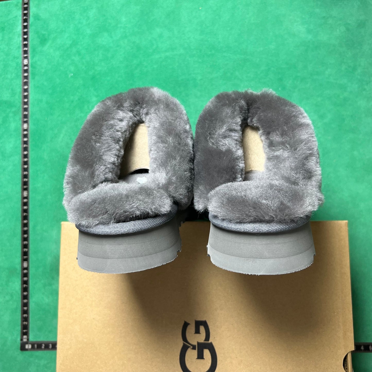 UGG